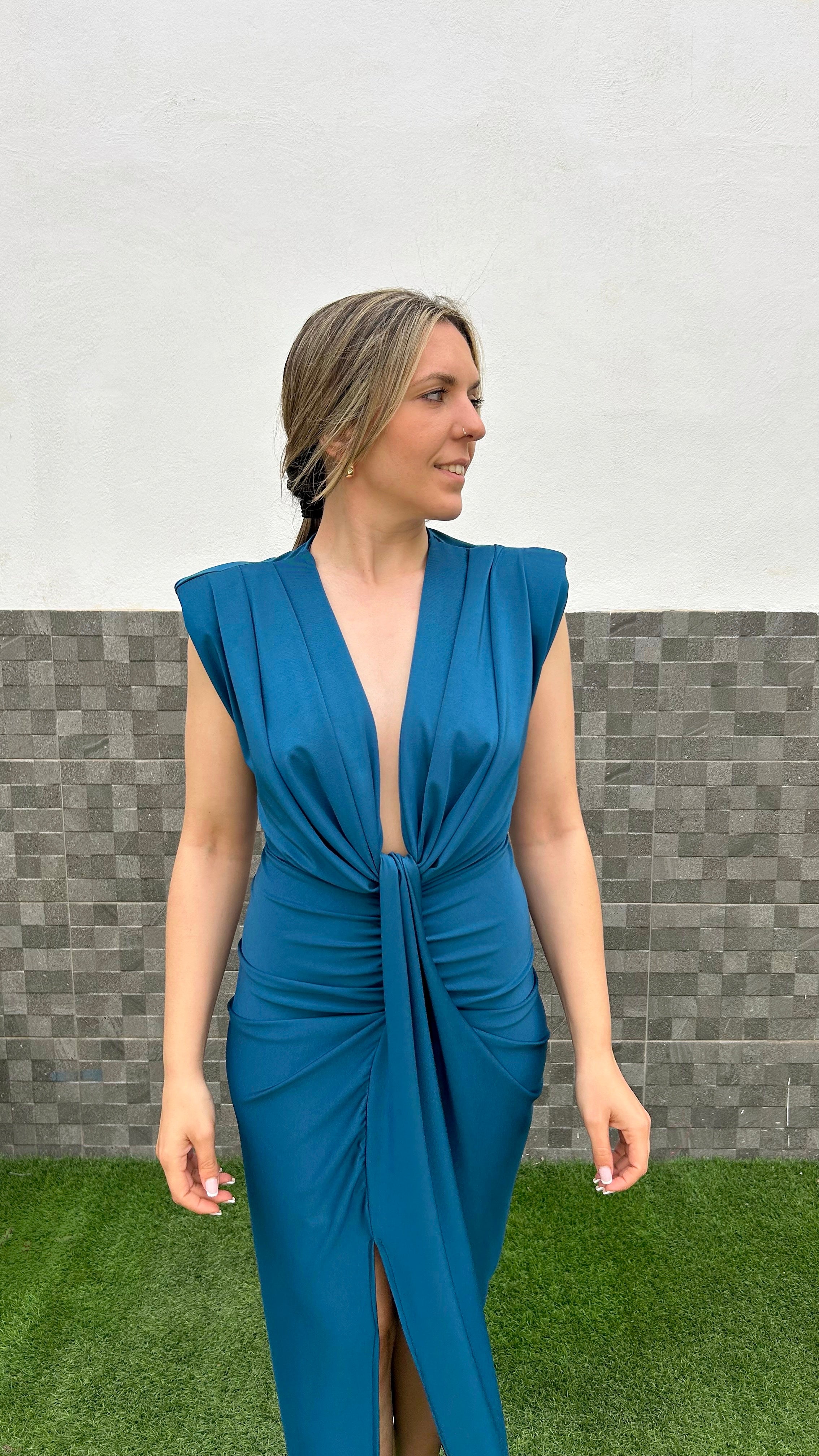 Vestido hombreras escote nudo petróleo