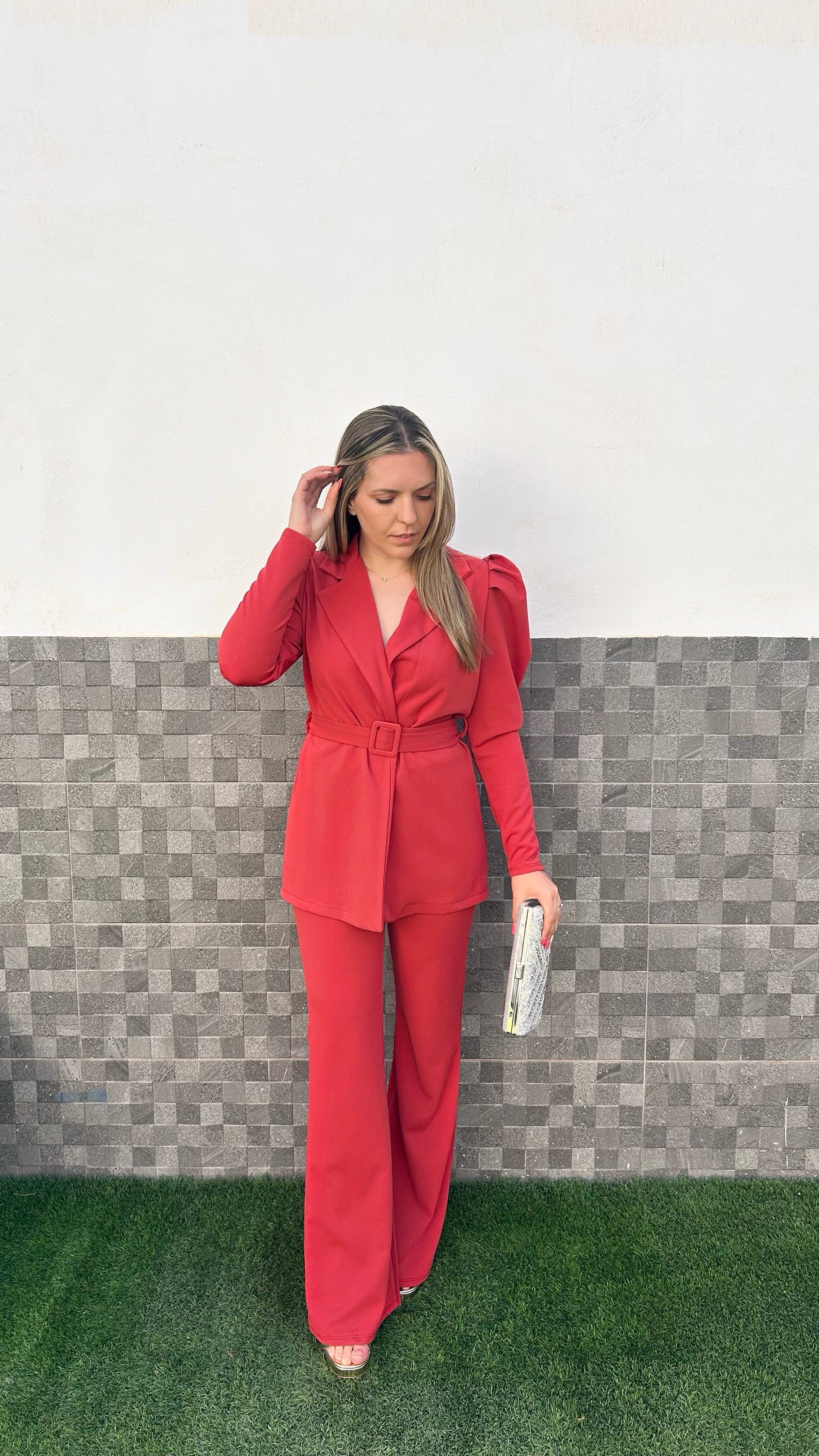 Conjunto blazer cinturón teja