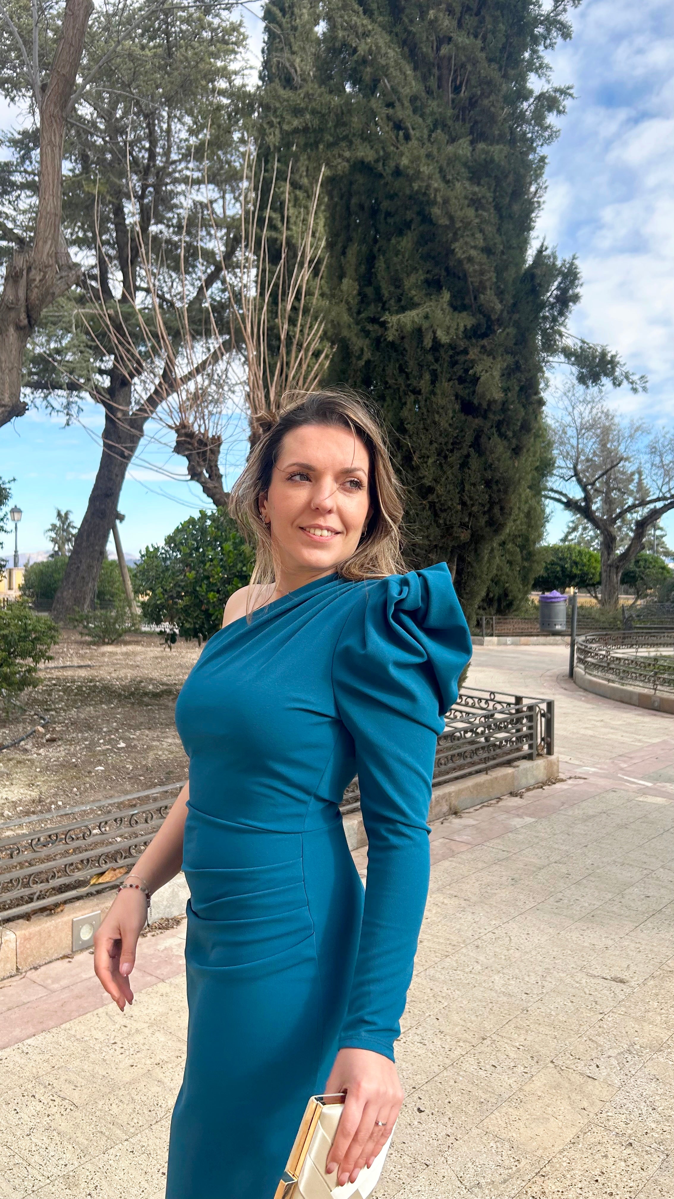 Vestido midi asim manga abullonada petróleo