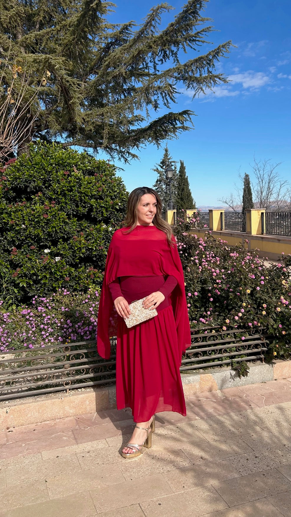 Vestido manga bajo gasa burdeos