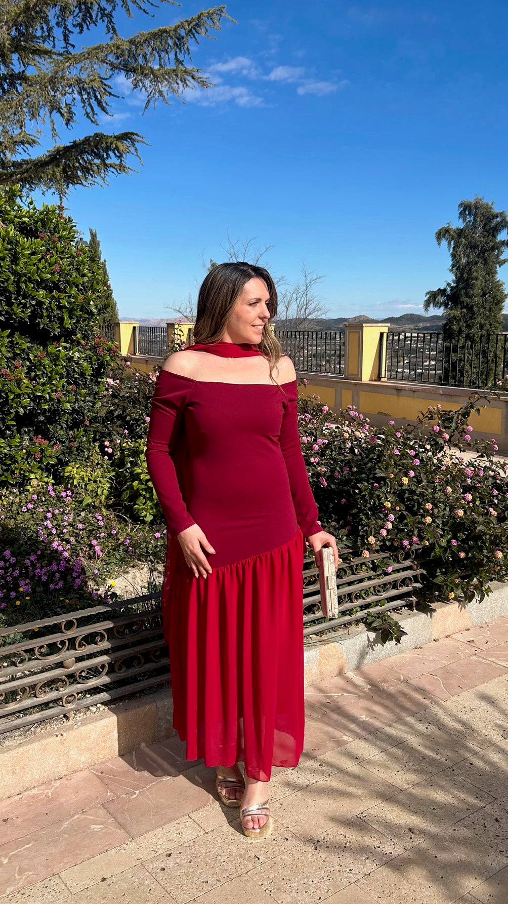 Vestido manga bajo gasa burdeos