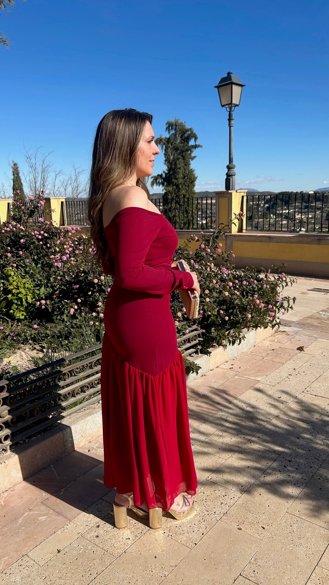 Vestido manga bajo gasa burdeos