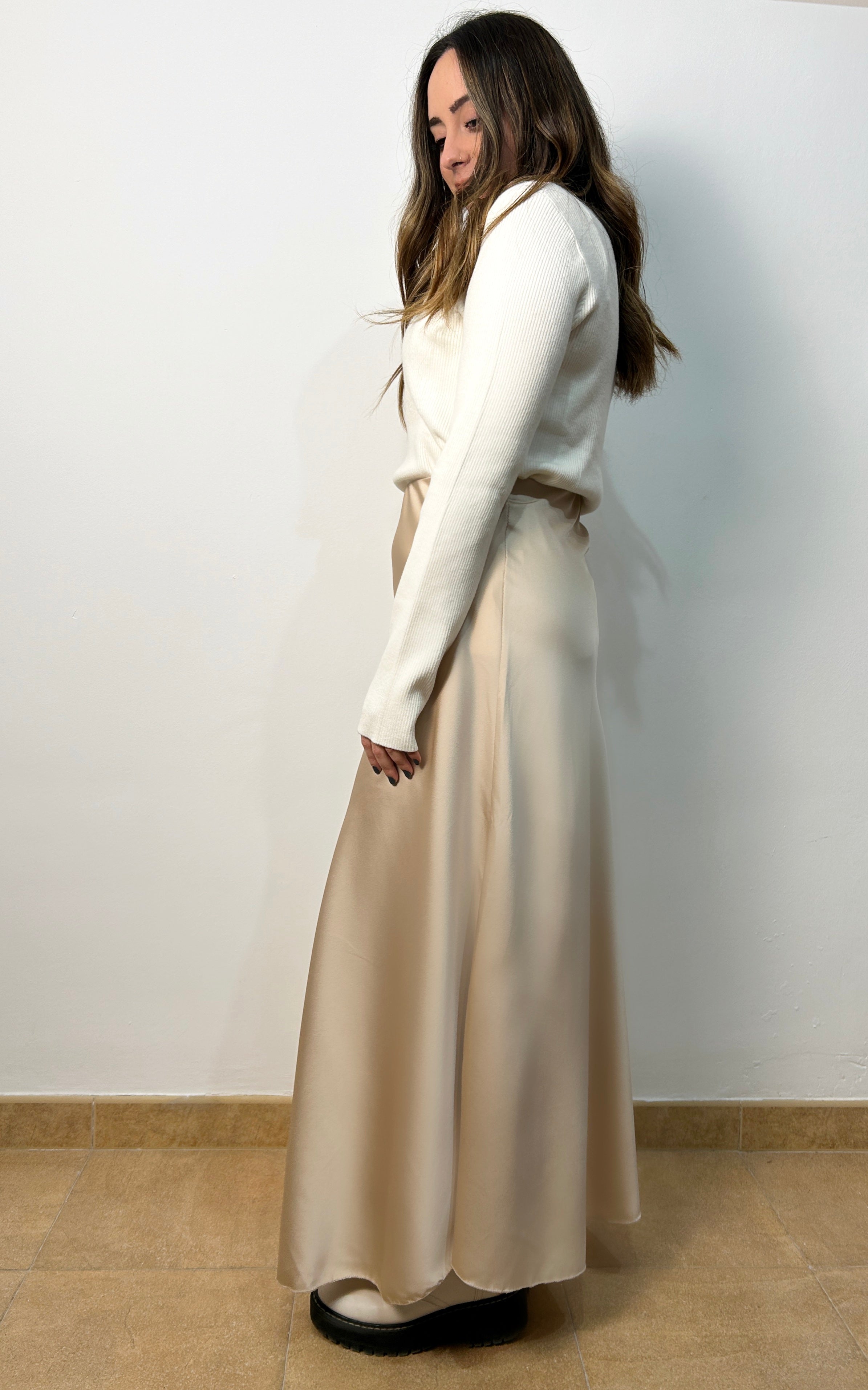 Gonna midi in raso beige