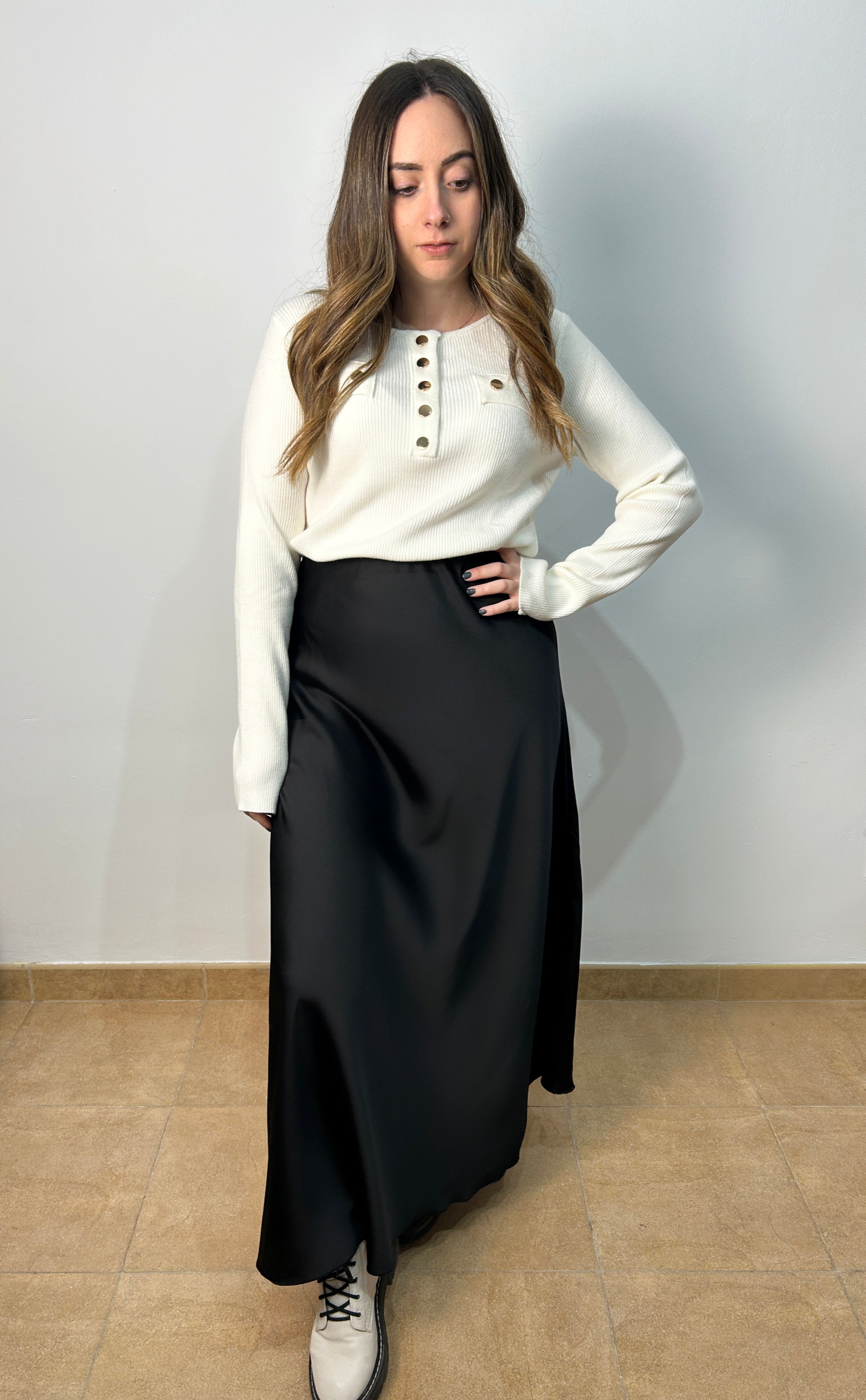 Gonna midi in satin nera