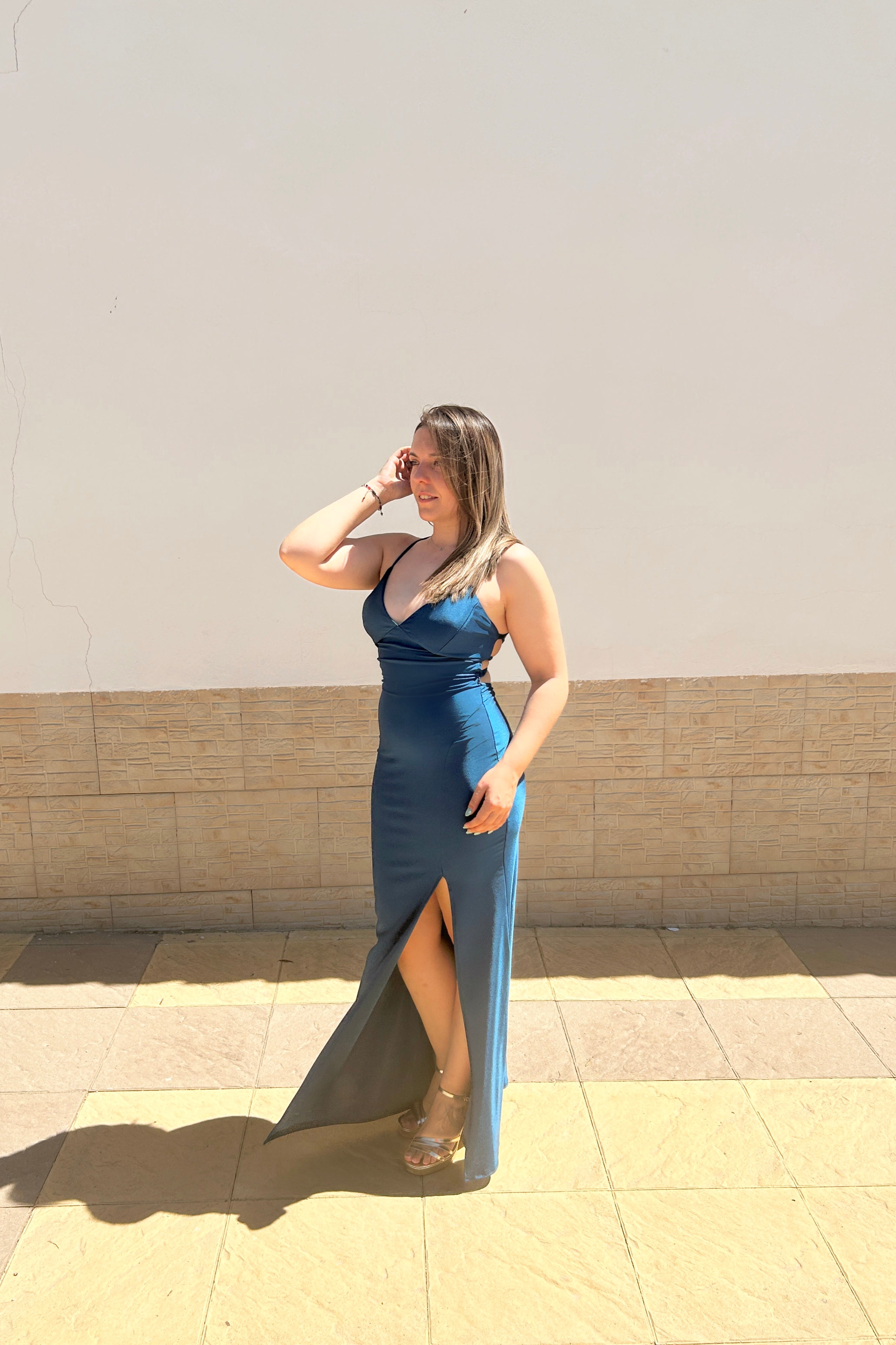 Abito in raso color petrolio con retro intrecciato