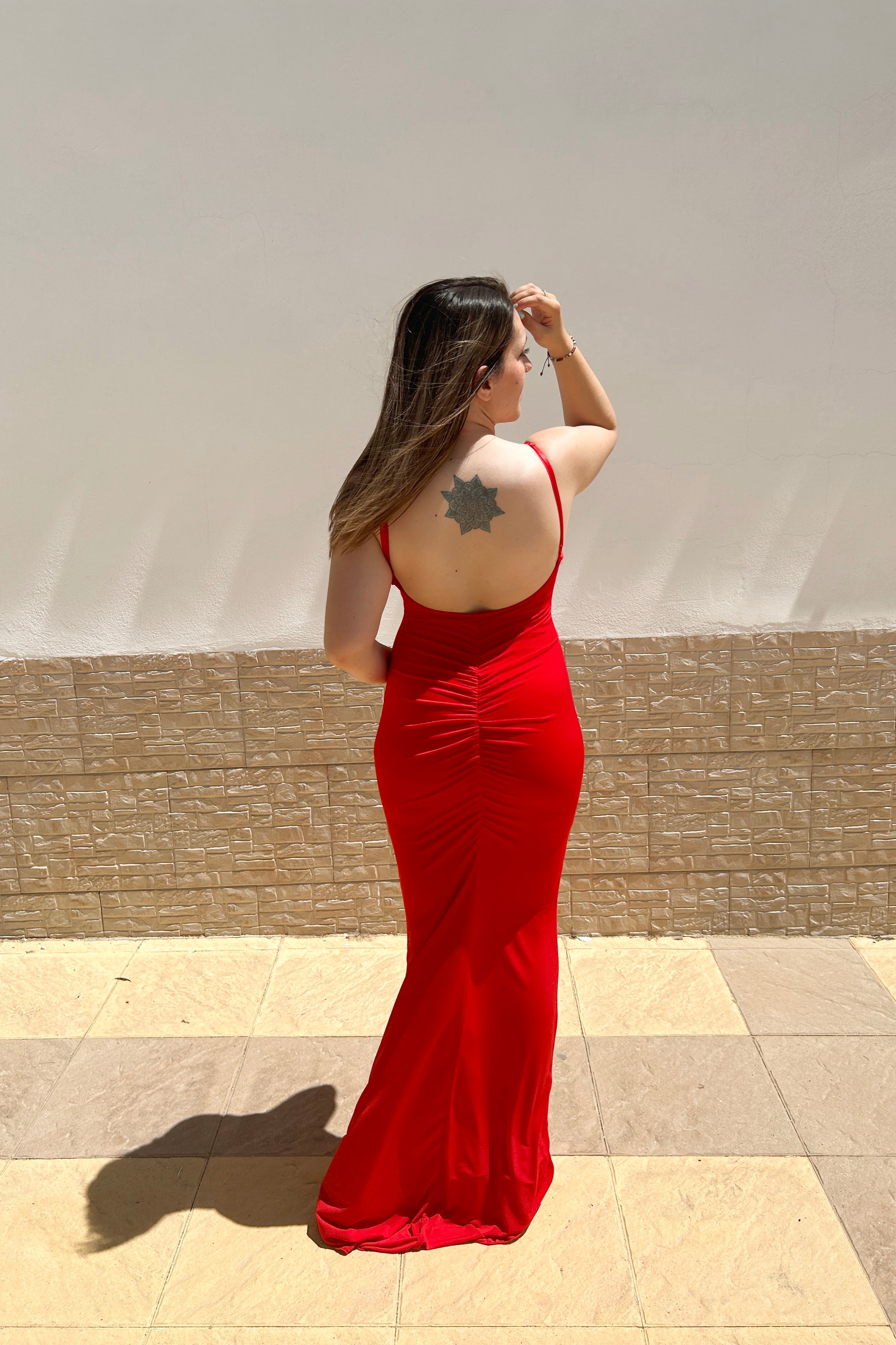 Red mermaid V-neck dress