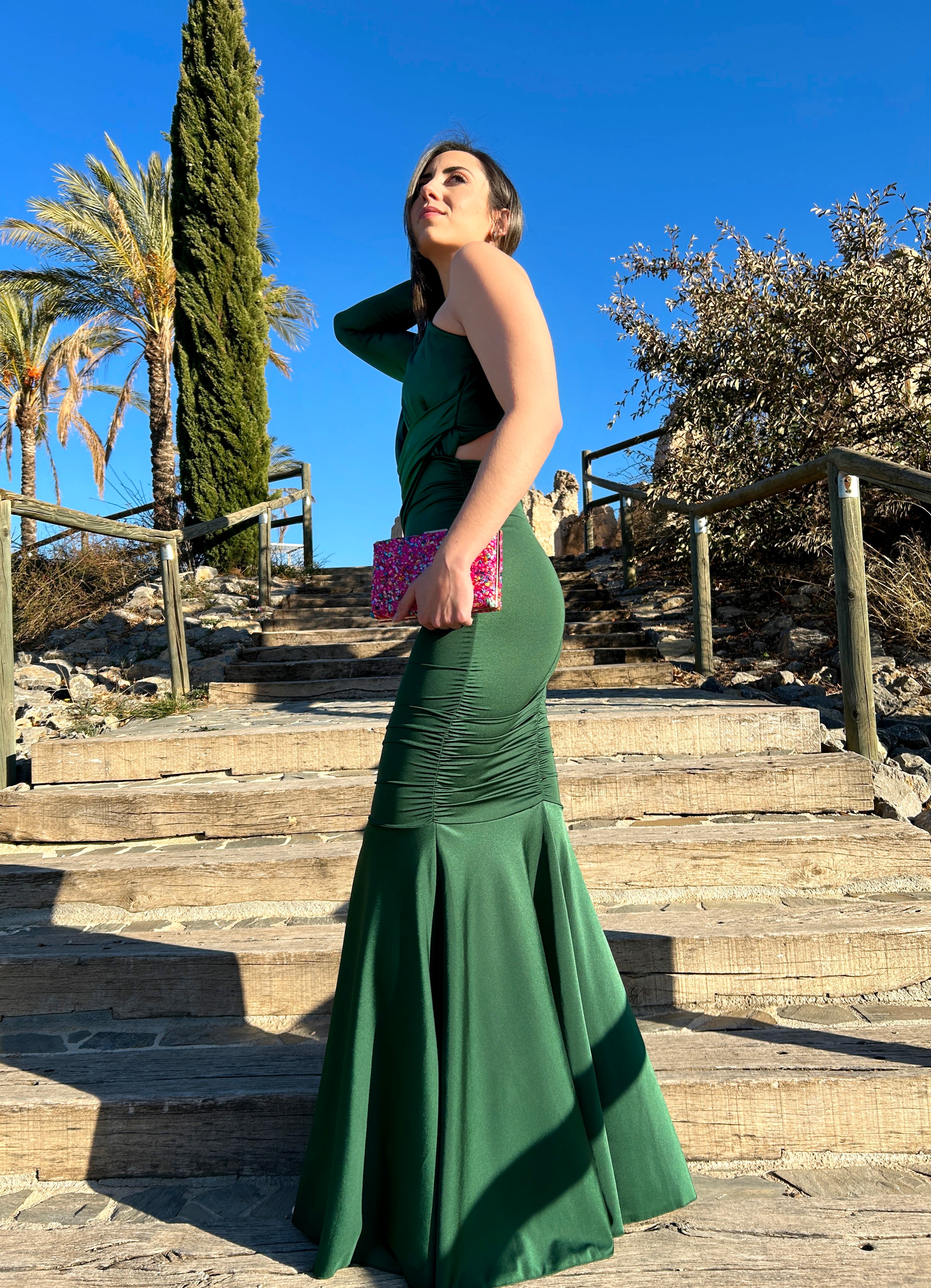 Abito asimmetrico sotto volant verde