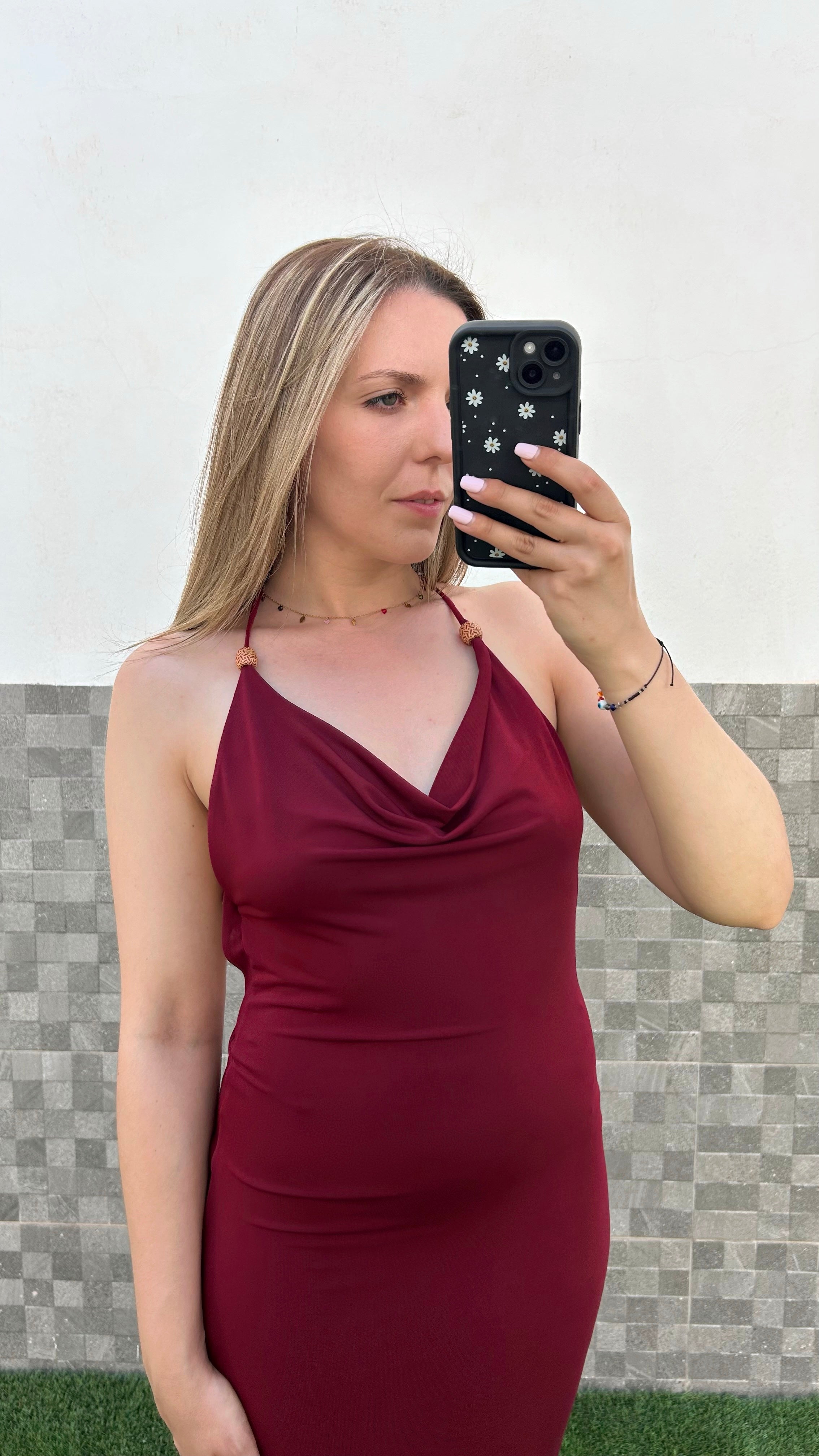 Vestido midi fluido cascada burdeos