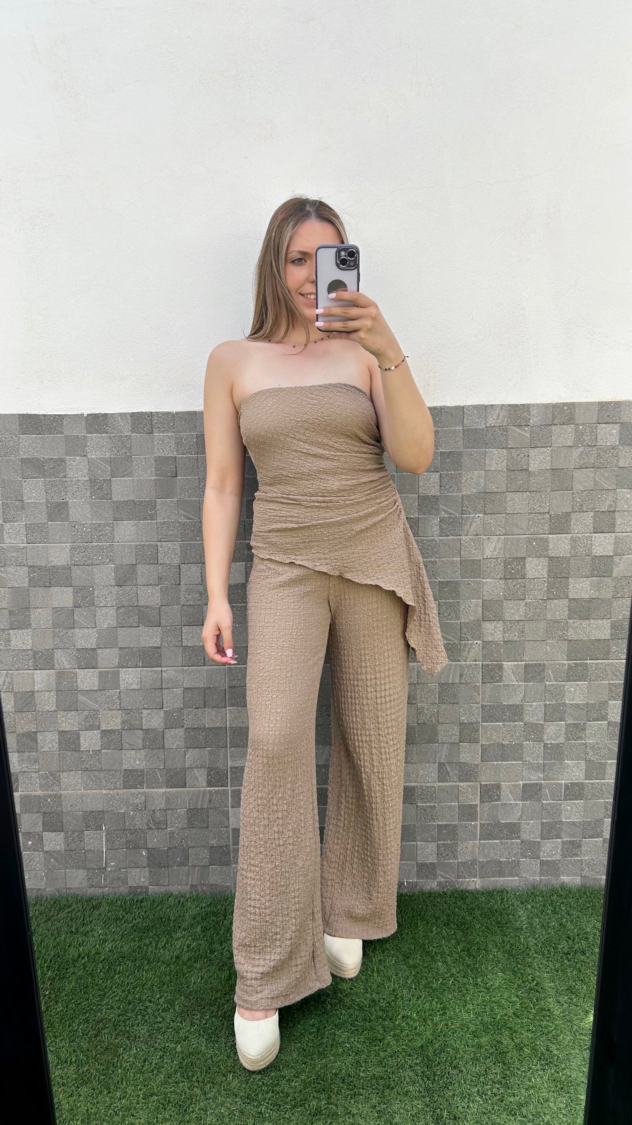 Conjunto top palabra volante marrón