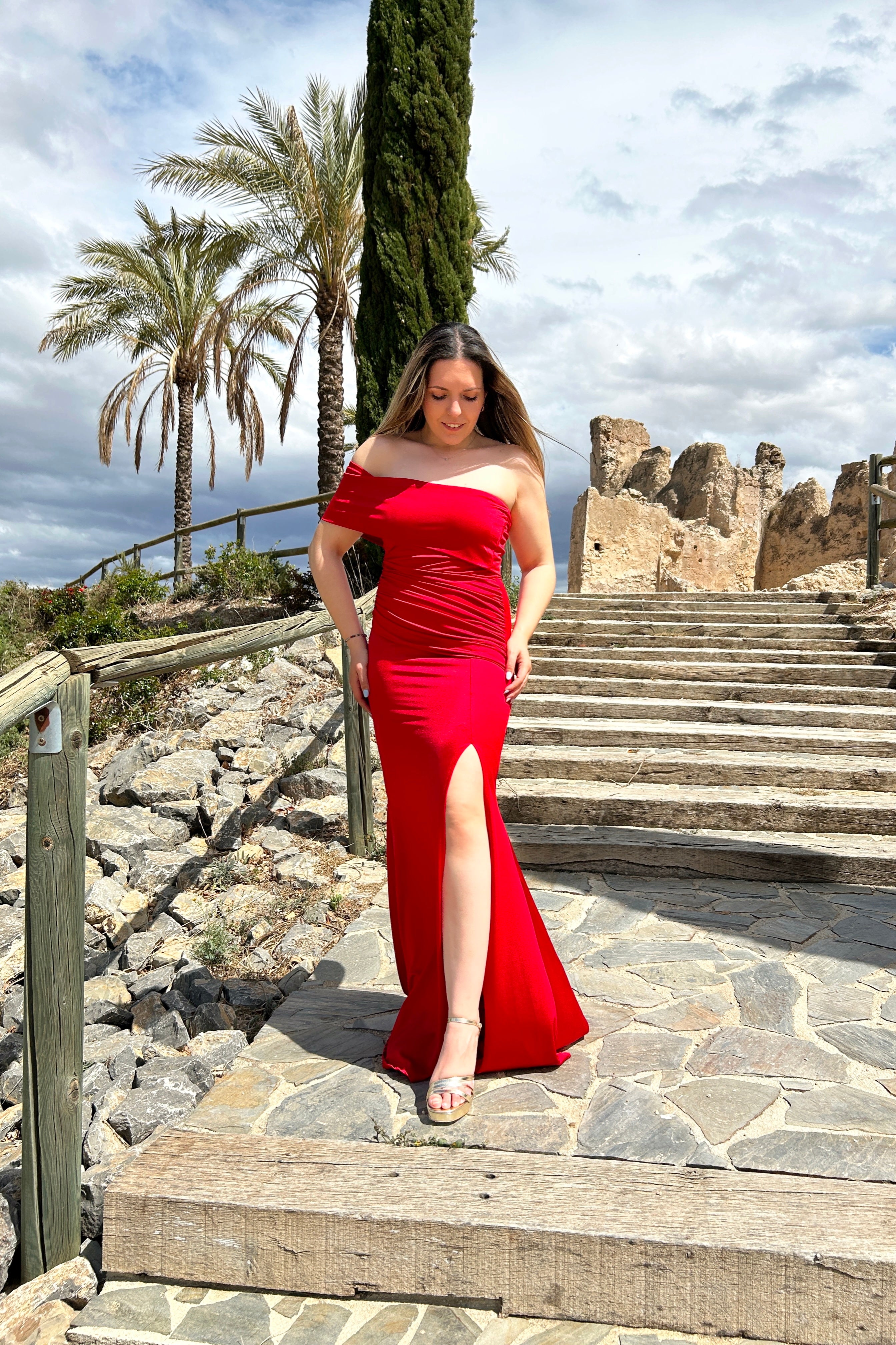 Abito asimmetrico a barchetta rosso