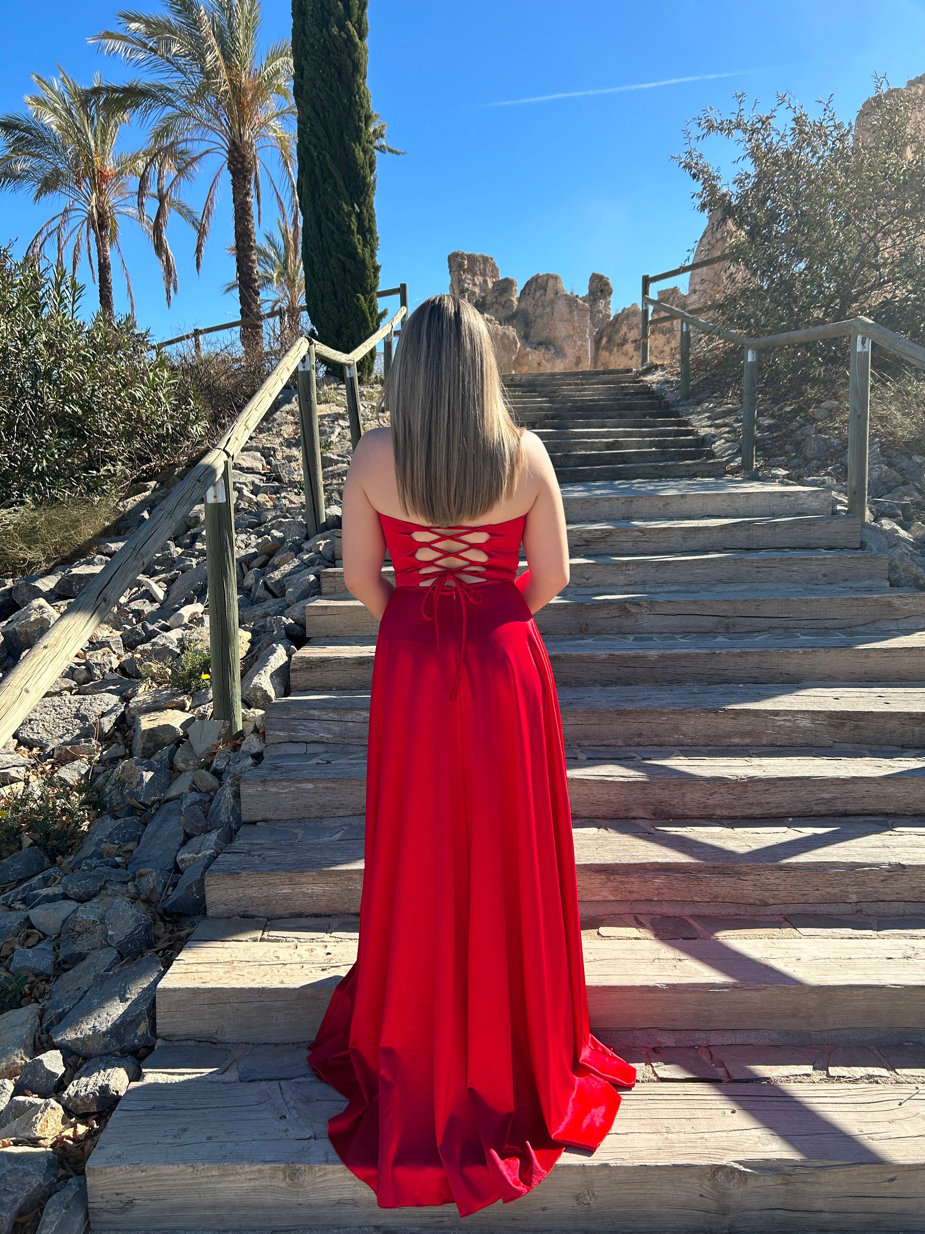 Abito corsetto con parola rossa