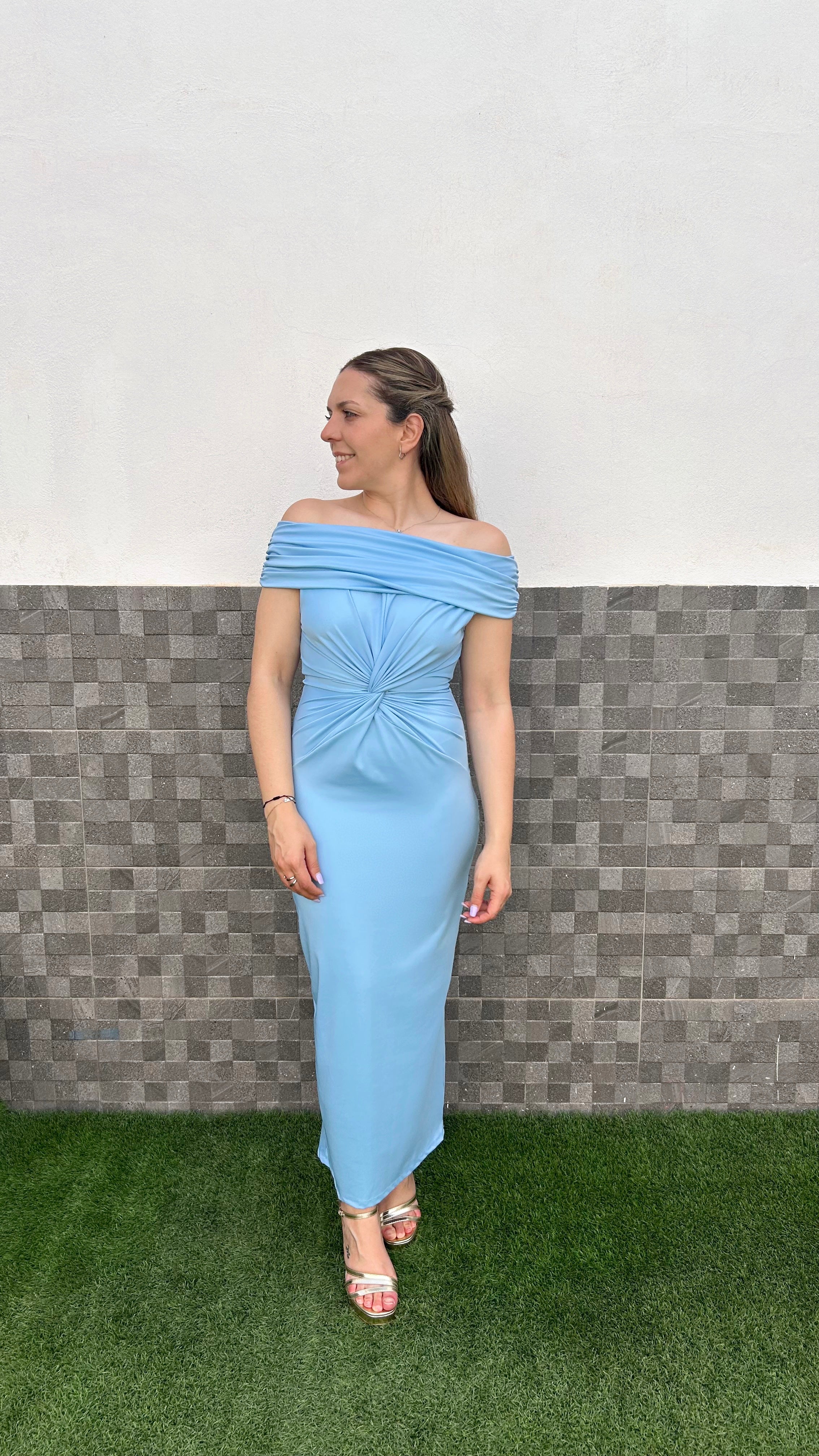 Vestido midi nudo bardot celeste