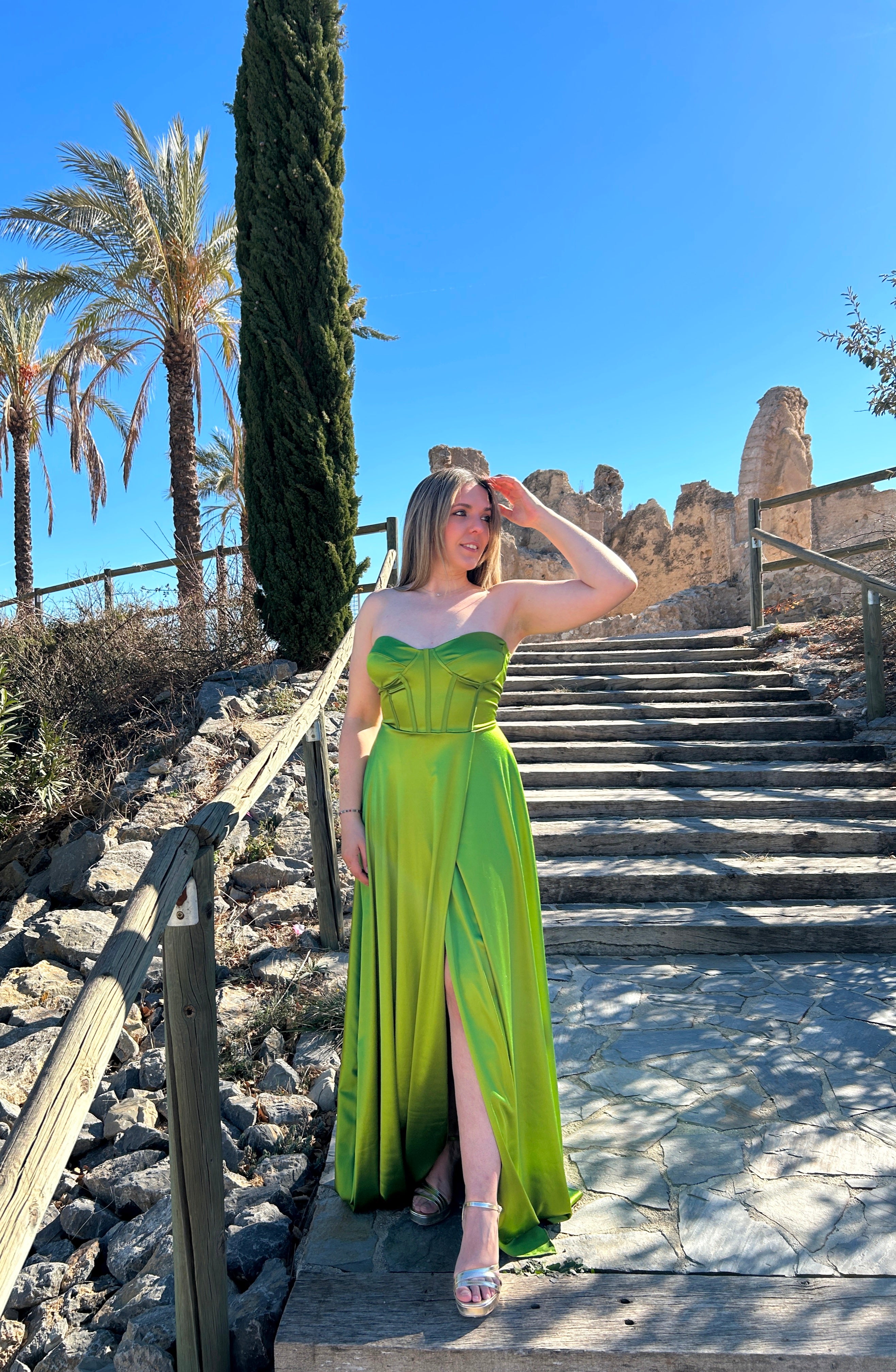 Abito corsetto con parola verde