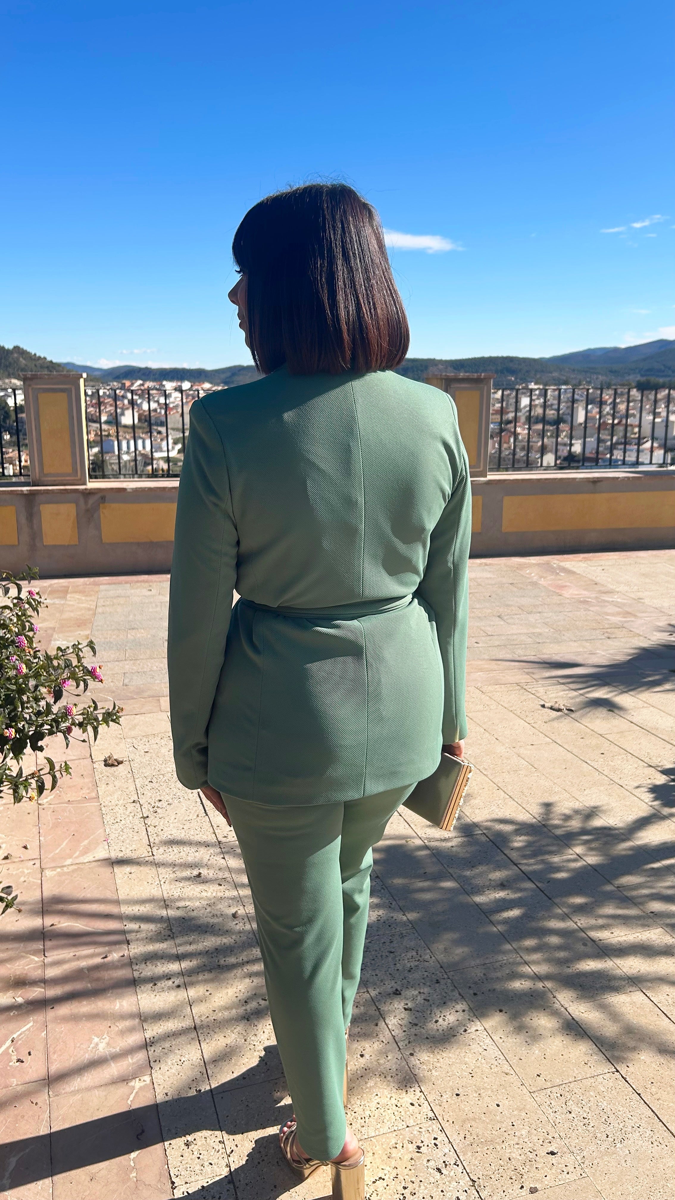 Conjunto cinturón verde empolvorado