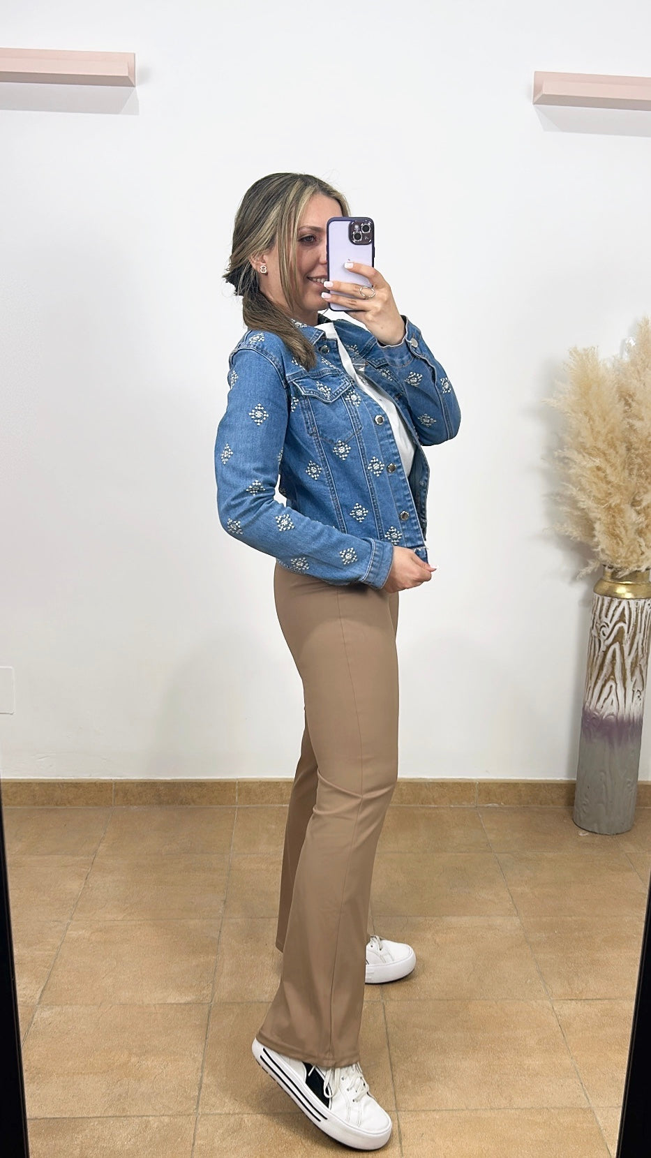 Pantalón legging acampanado camel