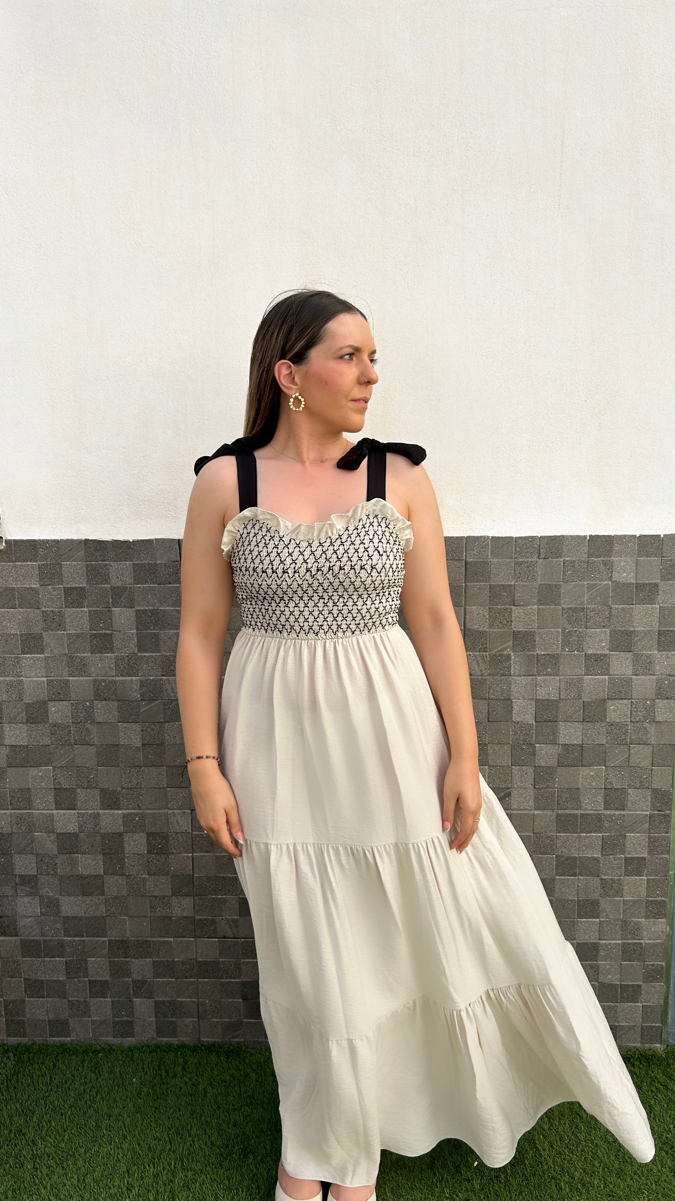 Abito in lino con fiocco beige