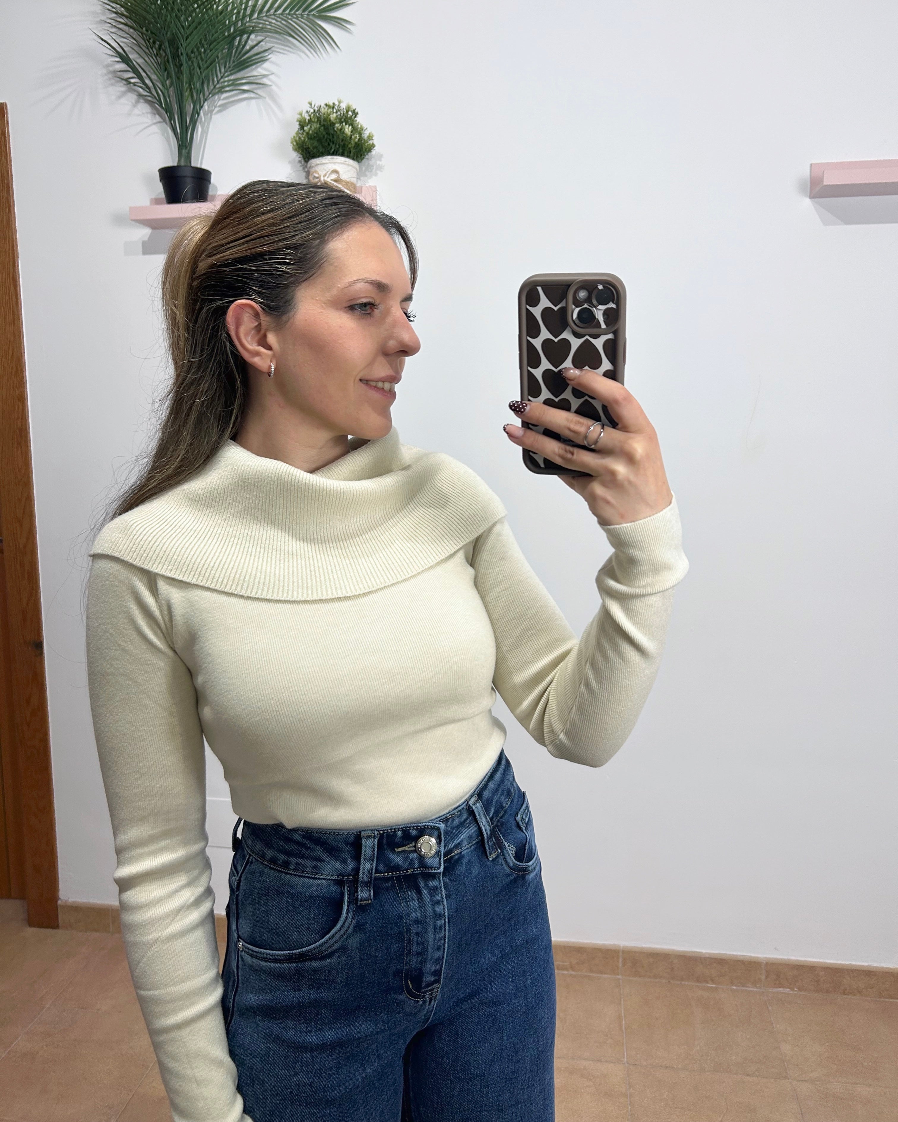 Jersey suave escote bardot beige