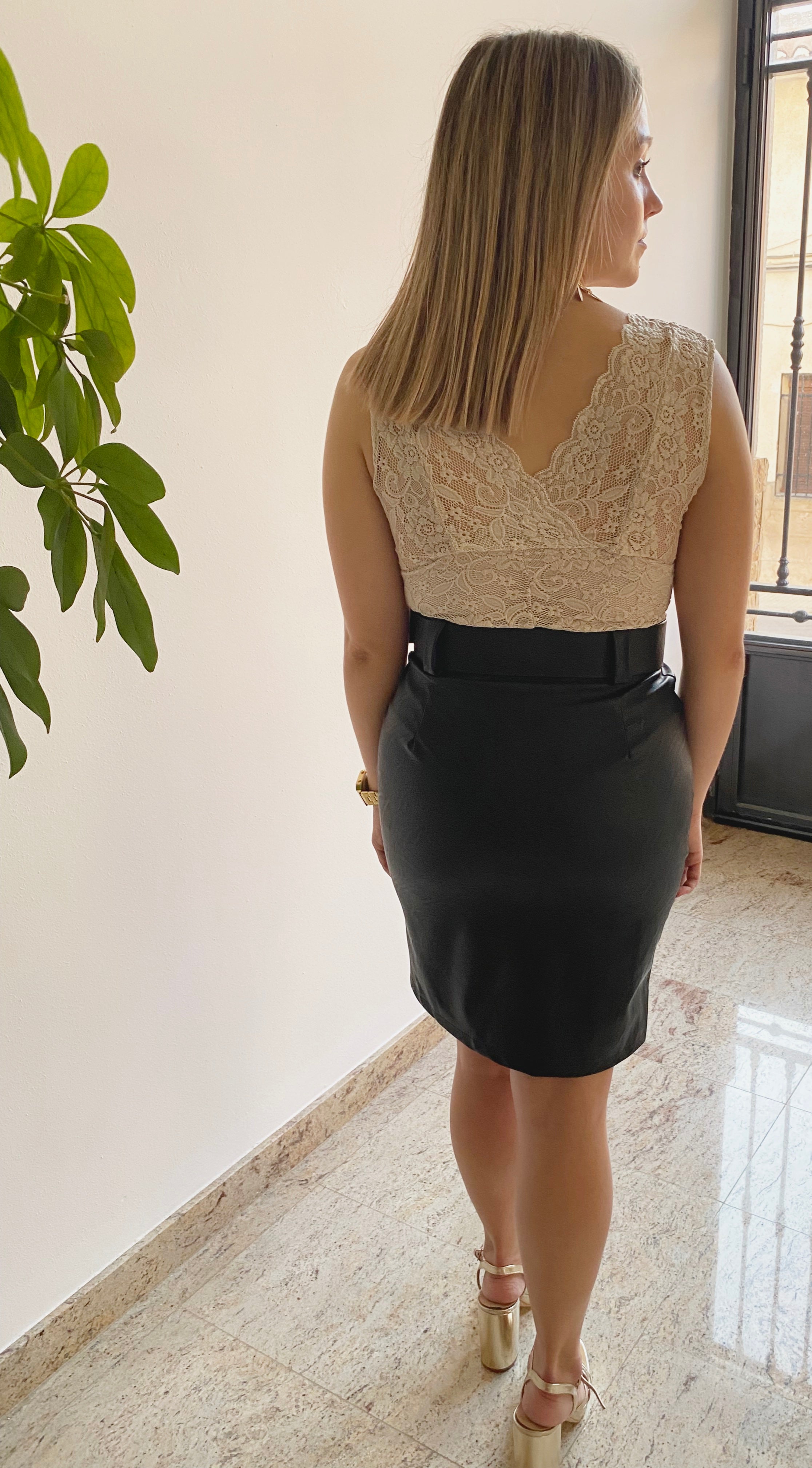 Faux leather skirt with black zipper