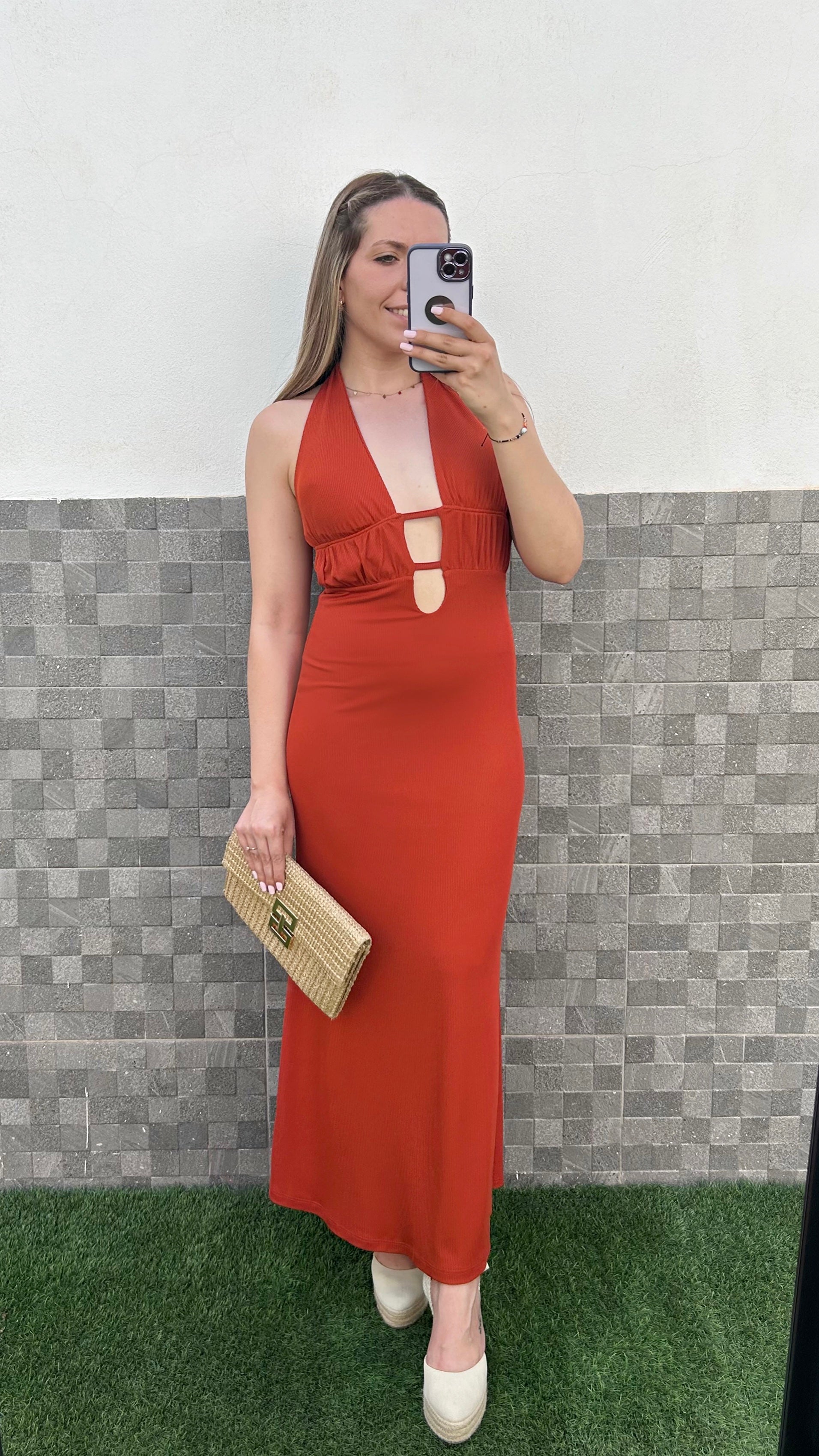 Vestido midi canalé escote pronunciado teja