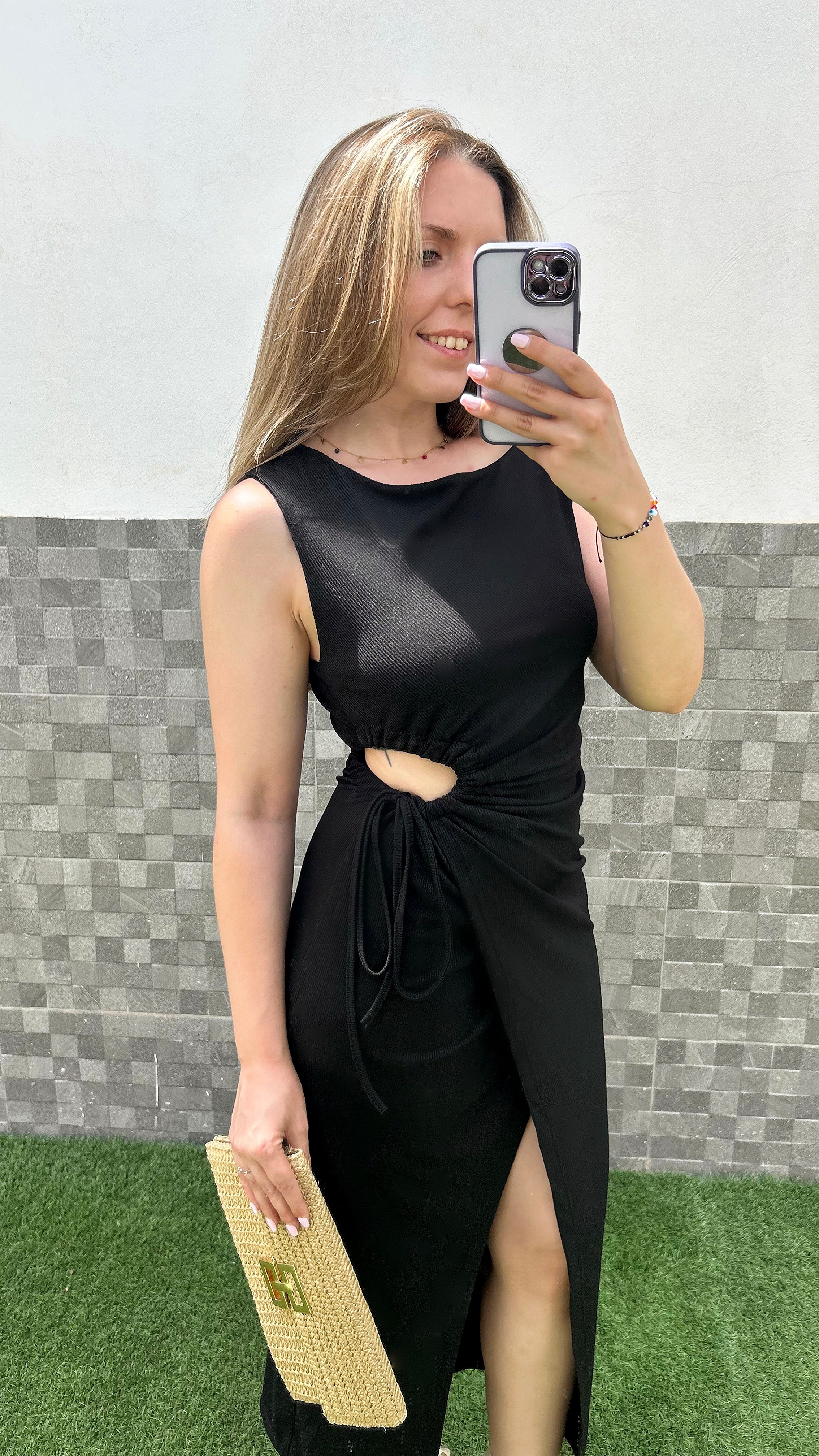 Vestido midi canale abertura lazada negro