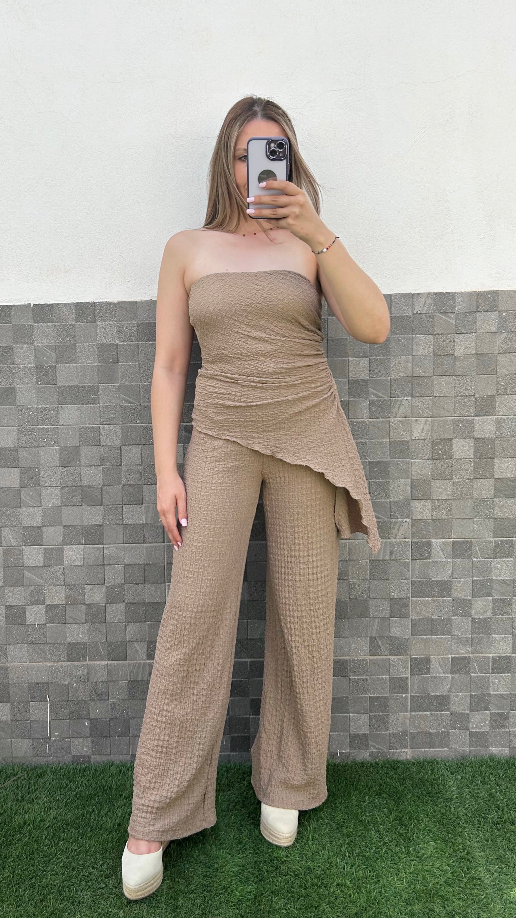 Conjunto top palabra volante marrón